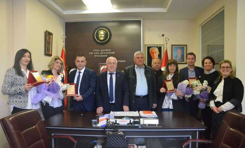 Çorlu'nun Kadın Taksi Ve Servis Şoförlerine Plaket