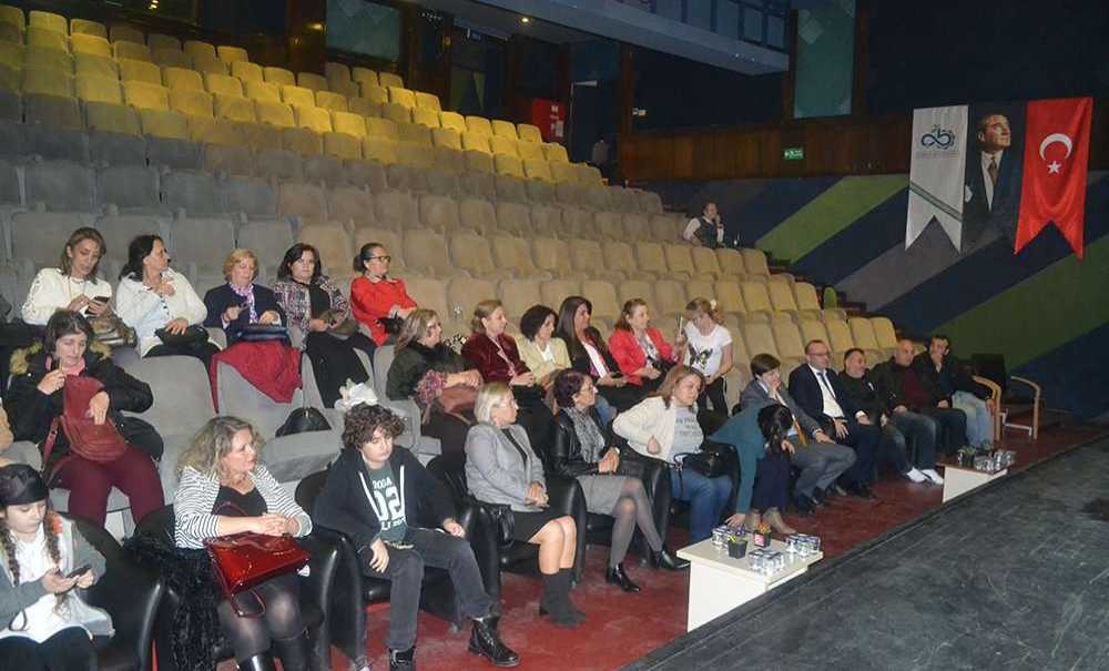 Chp Kadın Kollarından Konferans