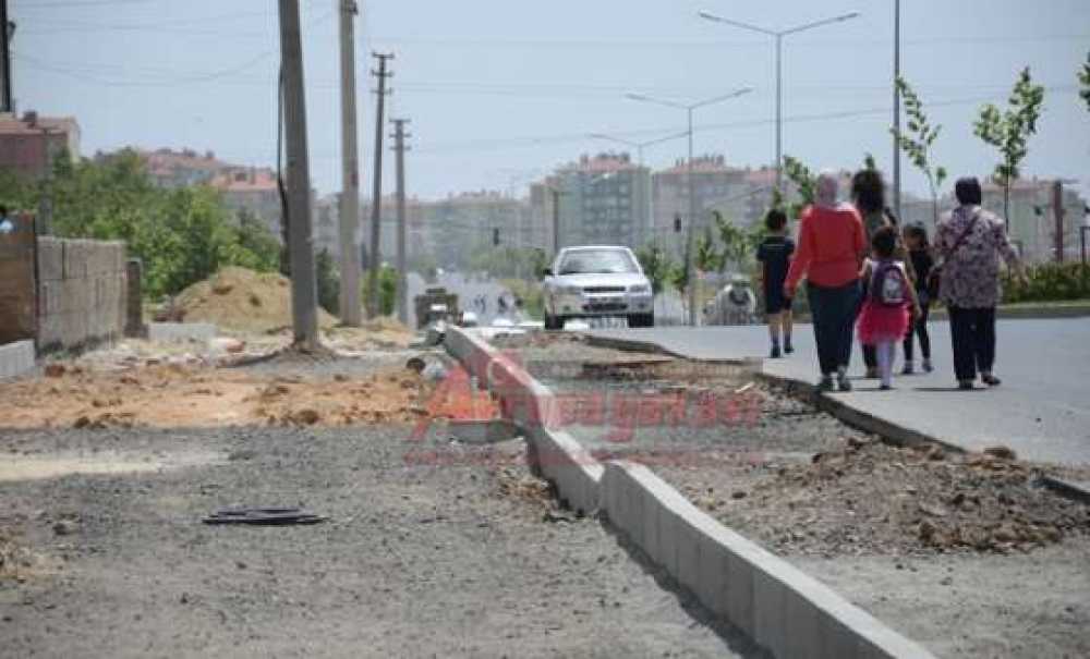 Çile Dolu Okul Yolu Artık Düzeliyor