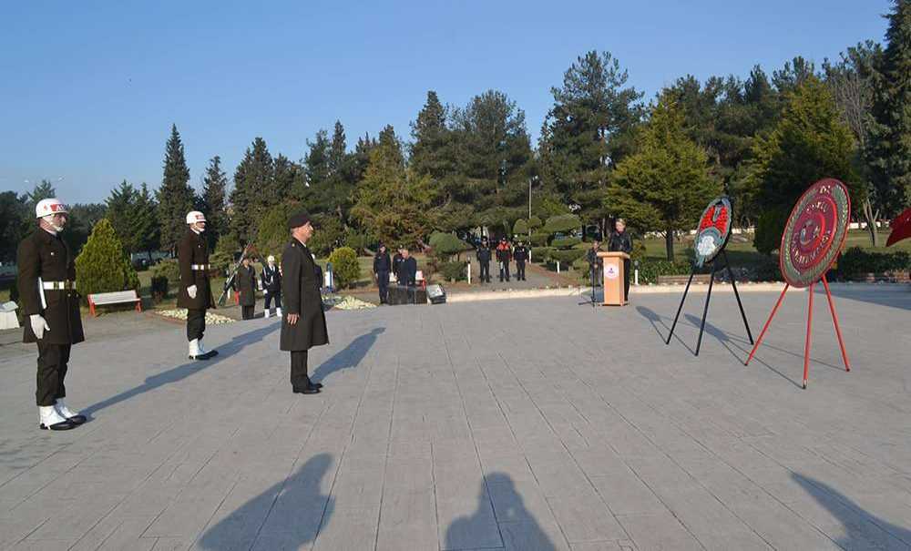 18 Mart'ta Şehitliğe Çelenk Sunuldu