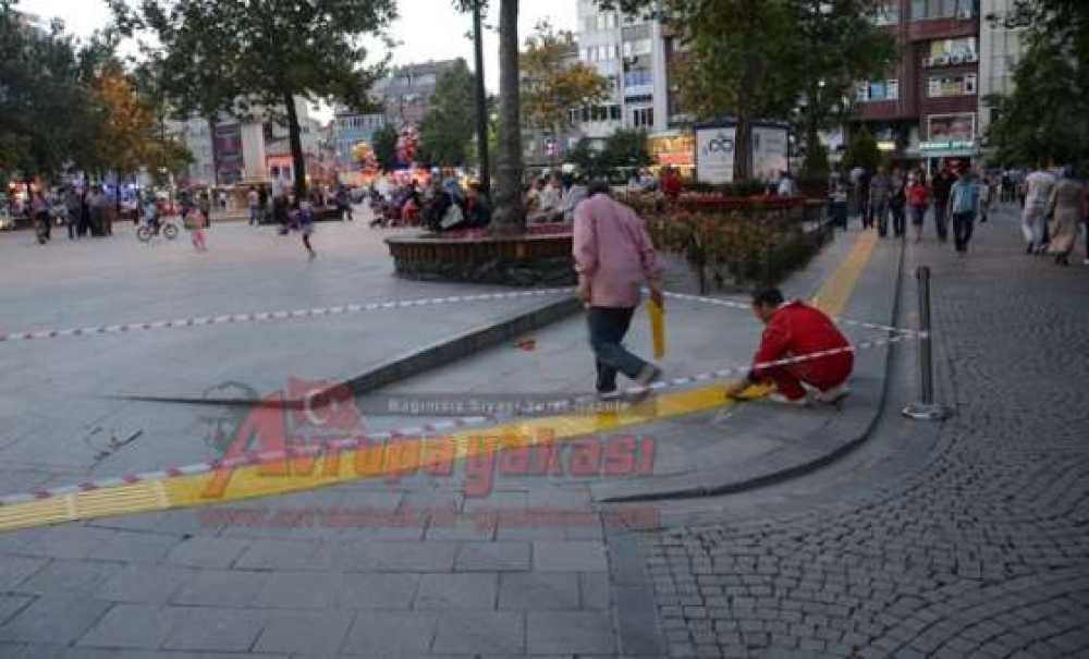 Hasar Gören Zeminler Onarılıyor