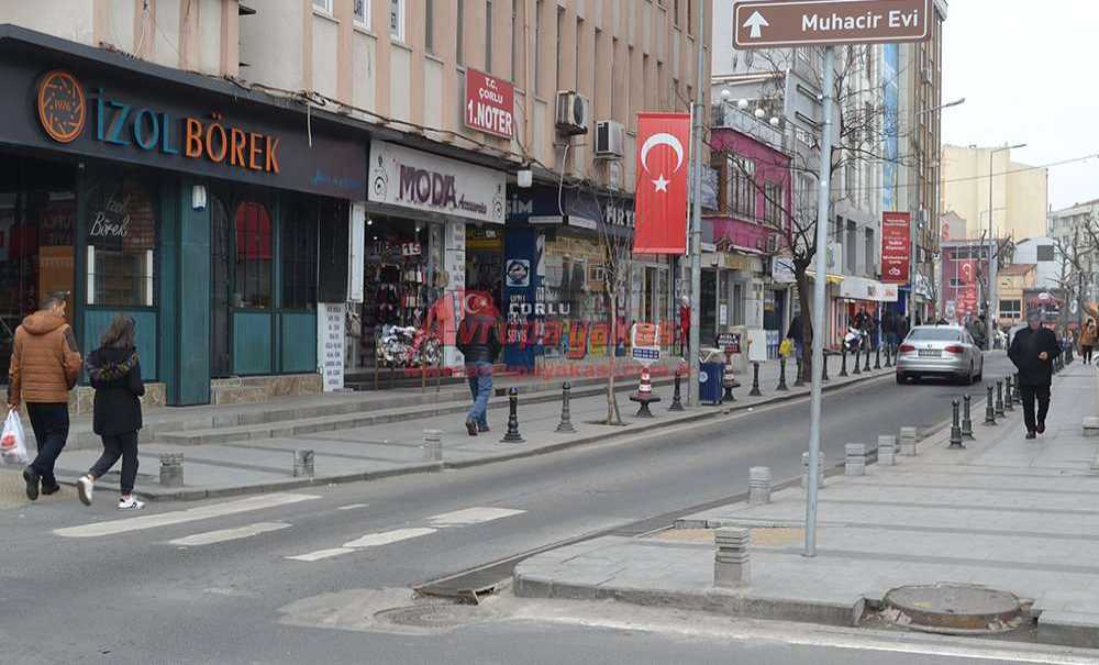 Evde Kal Çağrıları Yeterli Değil