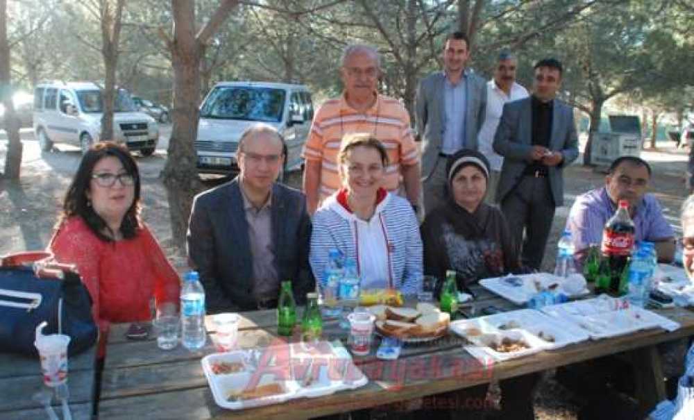 Ak Parti İstanbul Milletvekili Gülay Dalyan Müsiad`ı Ziyaret Etti