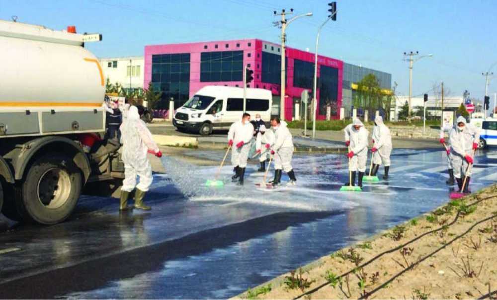 Edirne Caddesi Deterjanlı Suyla Yıkandı