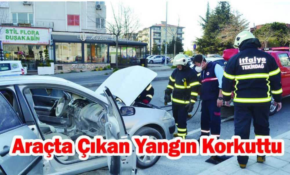 Araçta Çıkan Yangına İtfaiye Ekipleri Müdahale Etti