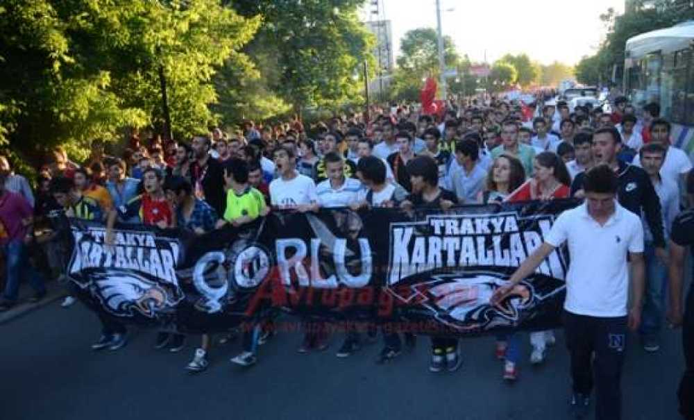 Çorlu Meydanlara Döküldü