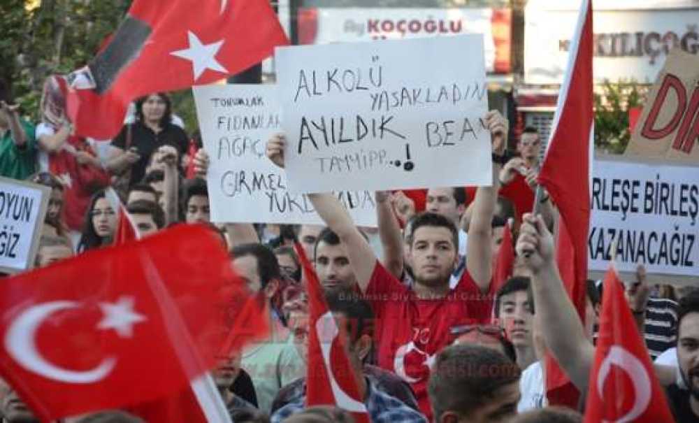 Çorlu Meydanlara Döküldü