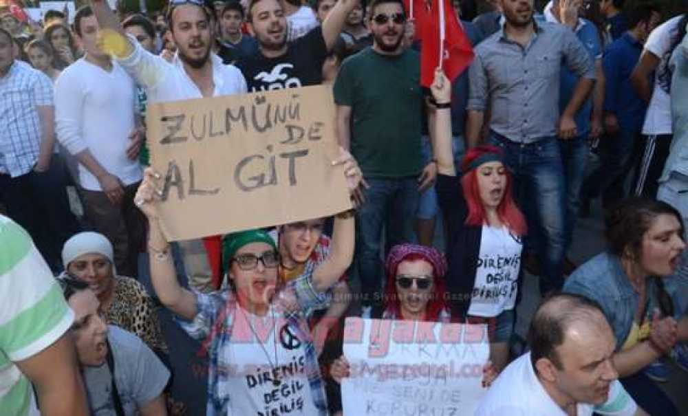 Çorlu Meydanlara Döküldü