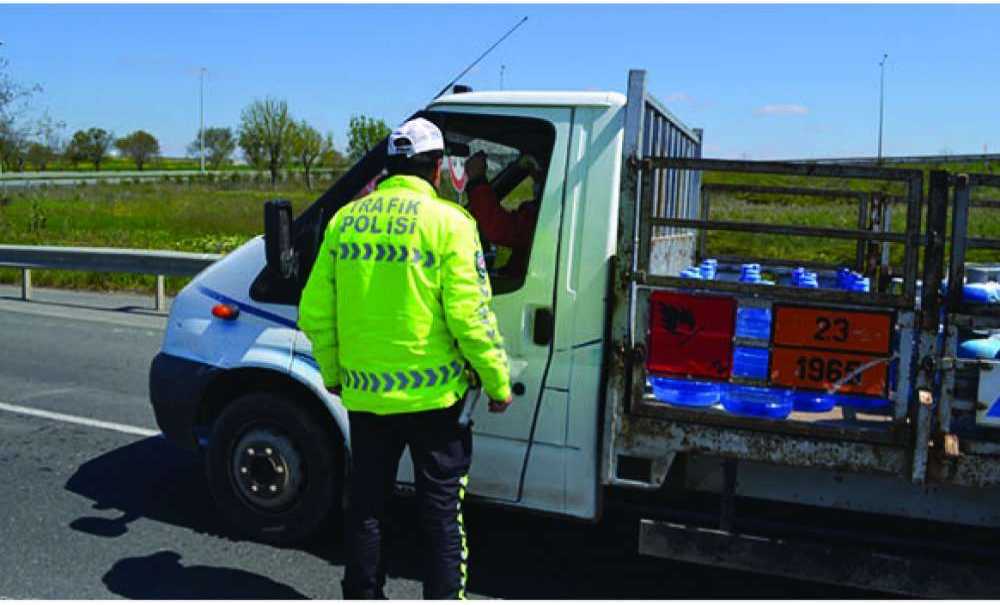Şehirlerin Giriş Çıkışlarında Denetimler Sürüyor
