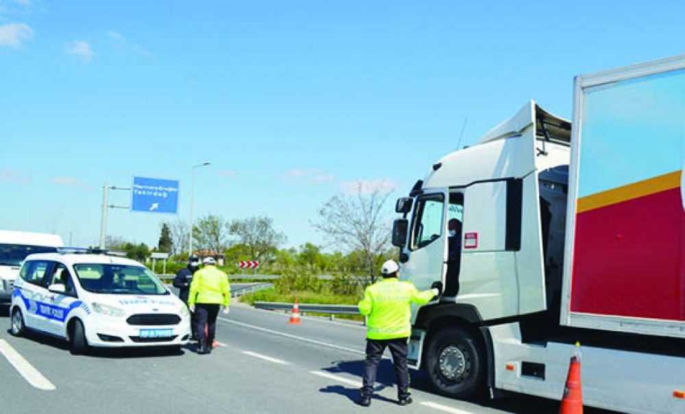 Şehirlerin Giriş Çıkışlarında Denetimler Sürüyor
