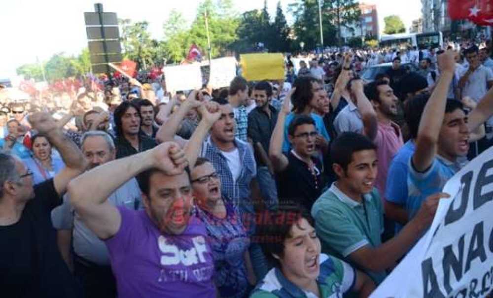 Çorlu Meydanlara Döküldü