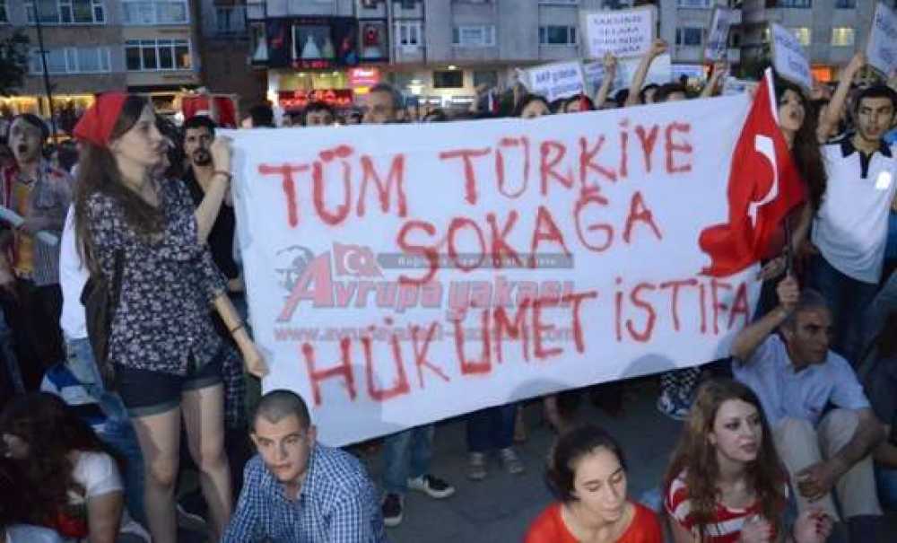 Çorlu Meydanlara Döküldü