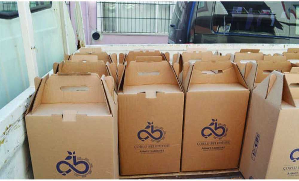 Çorlu Belediyesi Ekipleri Erzak Dağıtımını Sürdürüyor