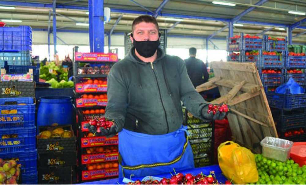 Mevsimin İlk Kirazı, Tezgâhla Buluştu