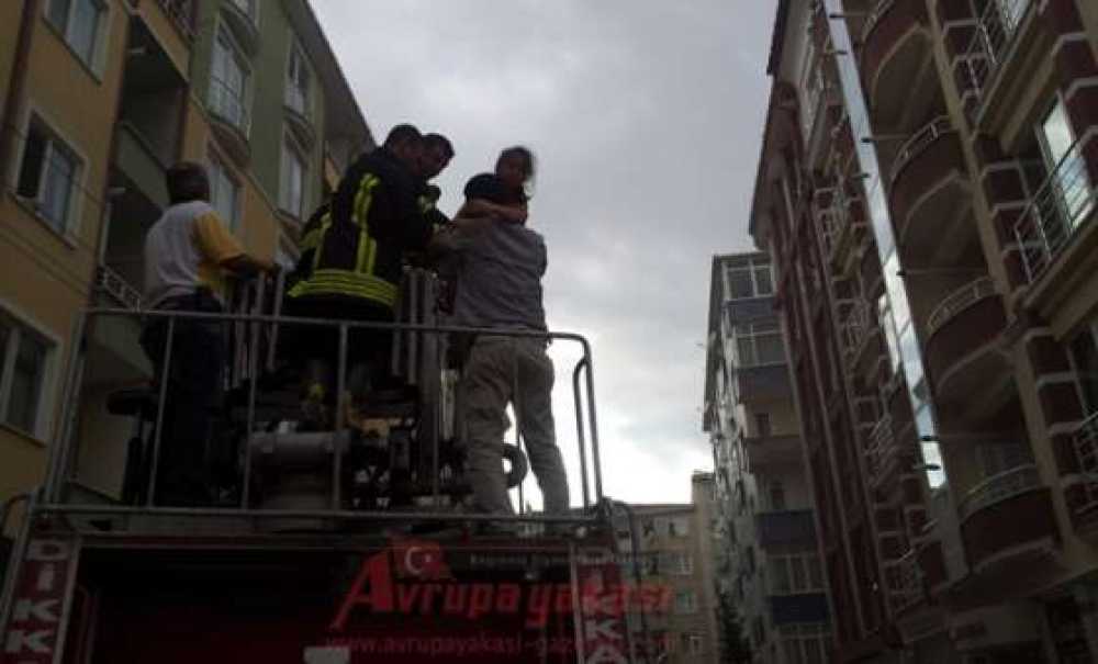 Yangında Mahsur Kalanları İtfaiye Kurtardı