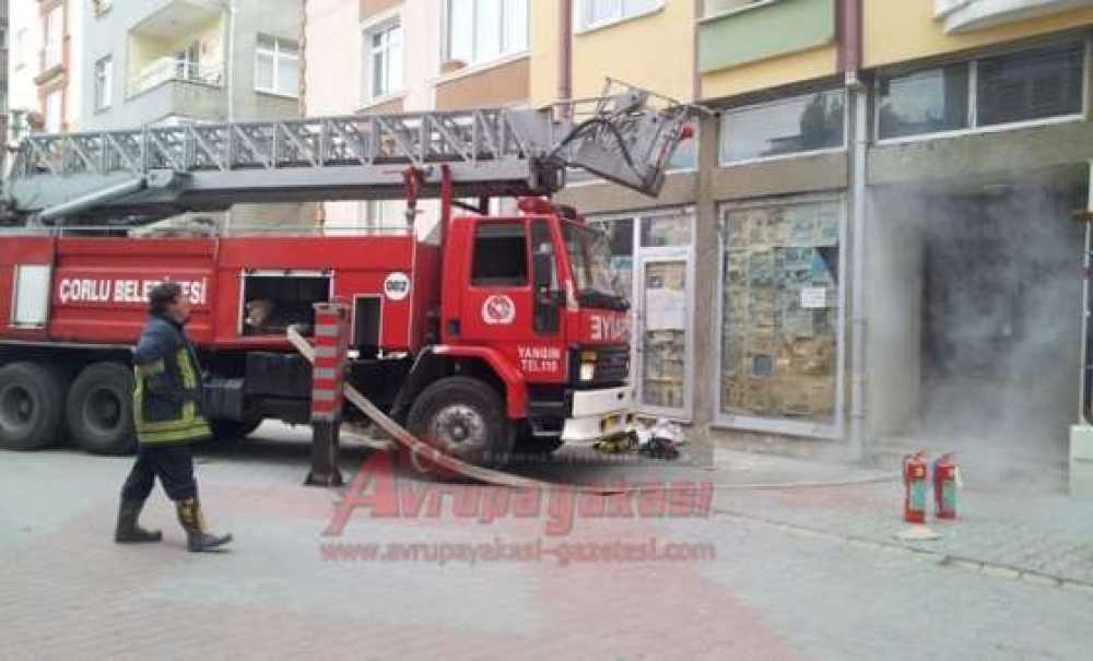 Yangında Mahsur Kalanları İtfaiye Kurtardı