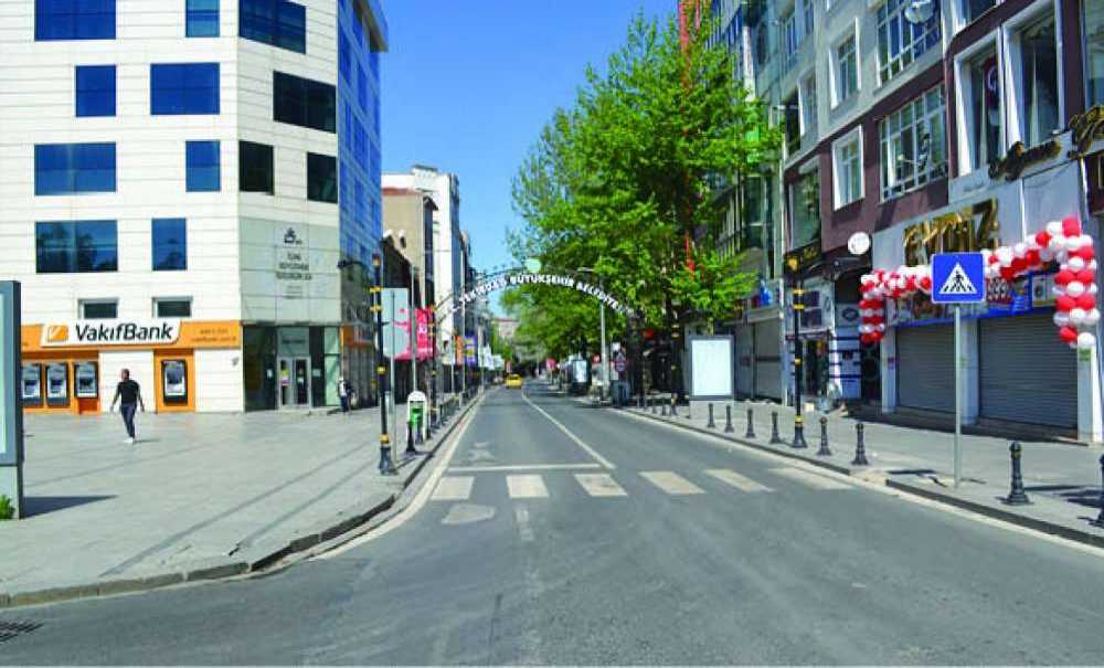 Vatandaşlar Sokağa Çıkma Yasağına Alıştı