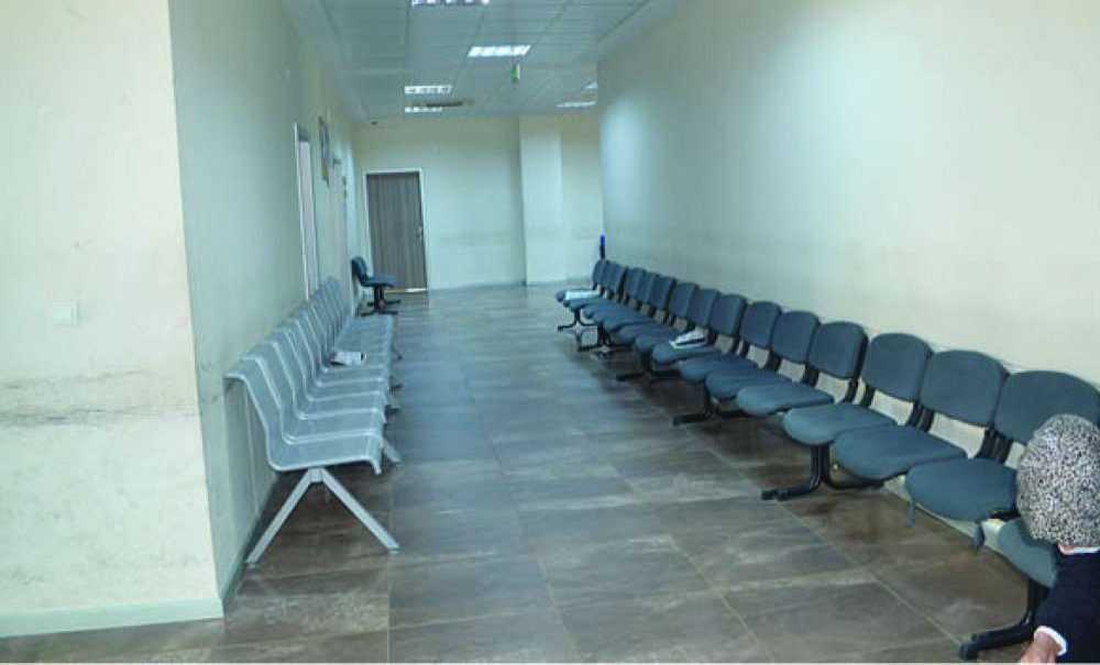 Nüfus Müdürlüğü'nün Önü Korona Virüs Nedeniyle Tenhalaştı