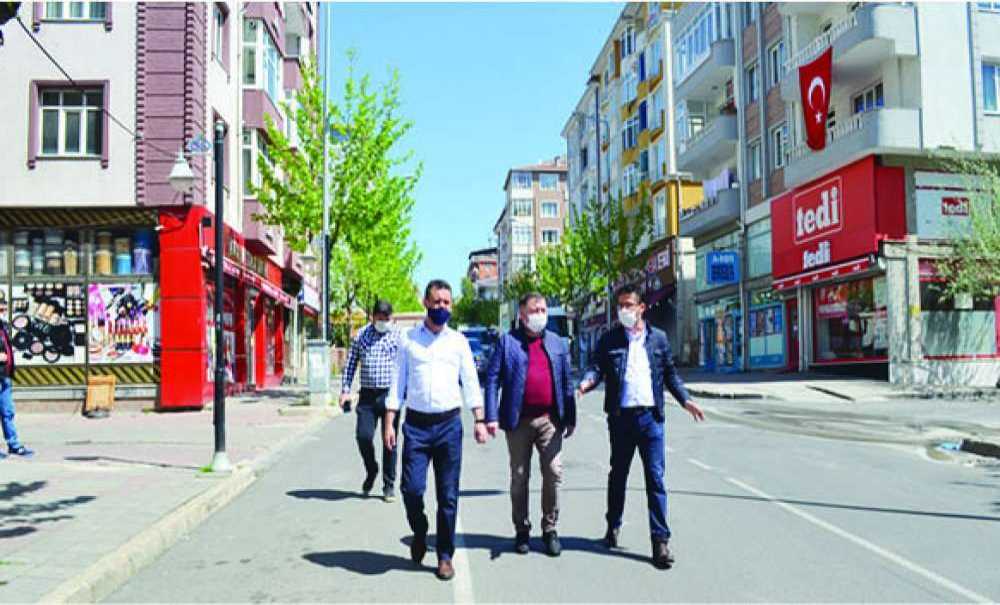 Şinasi Kurşun Caddesi Boydan Boya Yıkandı