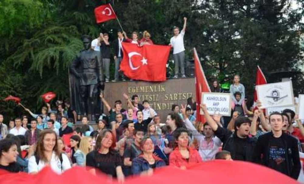 Çorlu'da Eylem Devam Ediyor