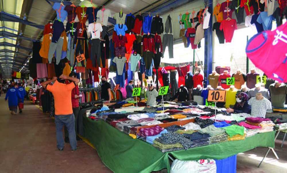 Aylar Sonra Giyim Pazarı Açıldı