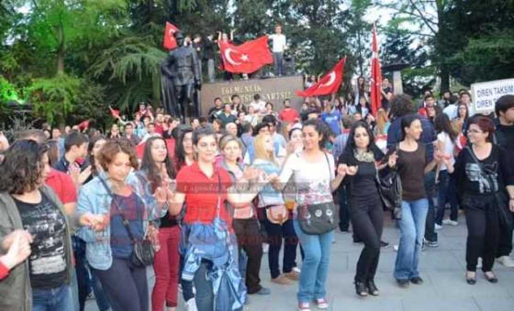 Çorlu'da Eylem Devam Ediyor