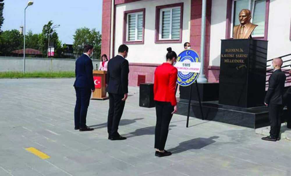 Ergene'de Çelenk Sunma Programı Düzenlendi