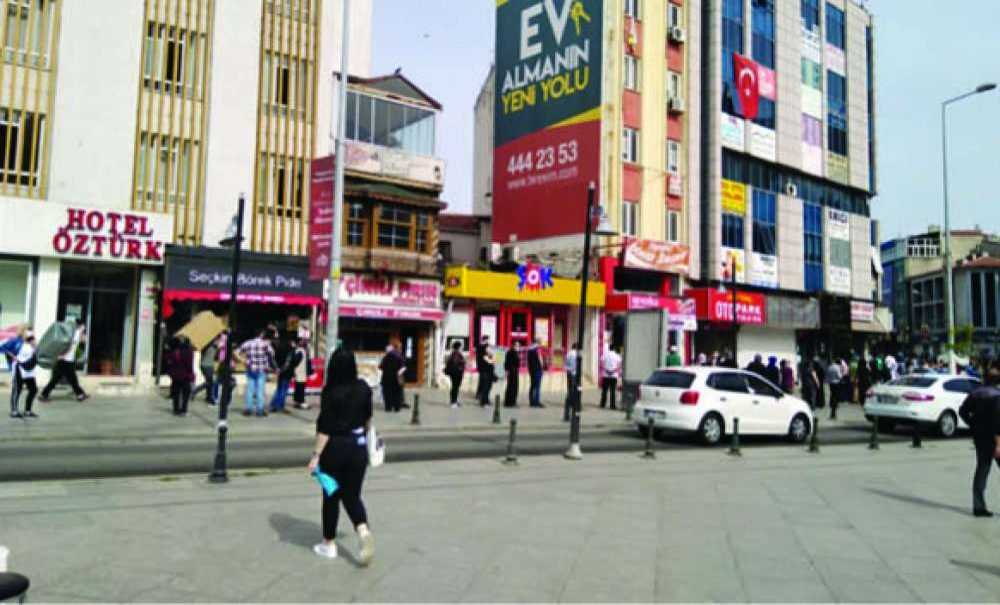 Böyle Kuyruk Hiç Görülmedi