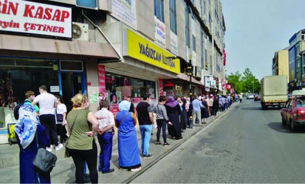 Böyle Kuyruk Hiç Görülmedi