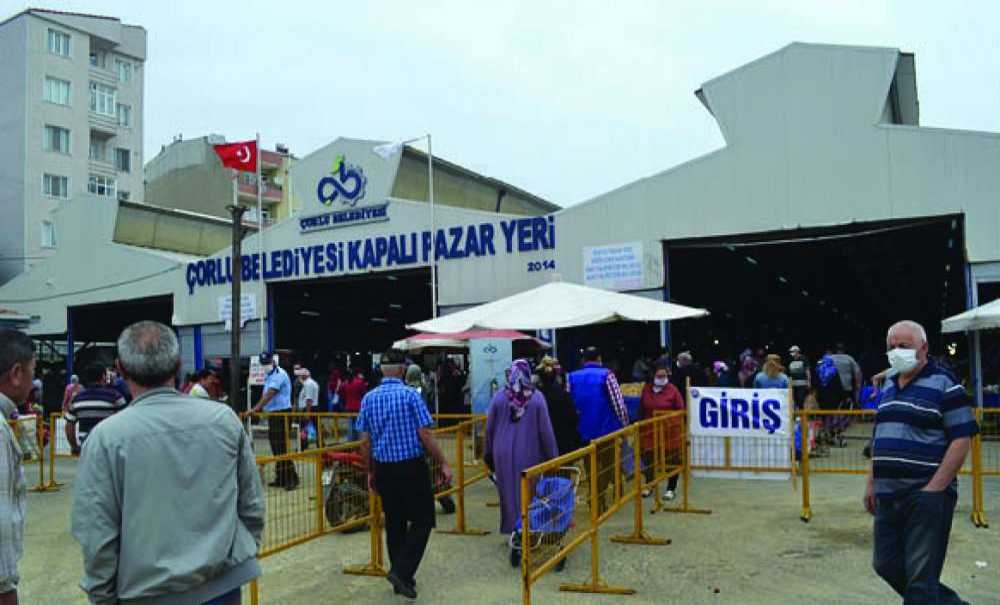 Pazar Yerinde Bayram Yoğunluğu Yaşandı