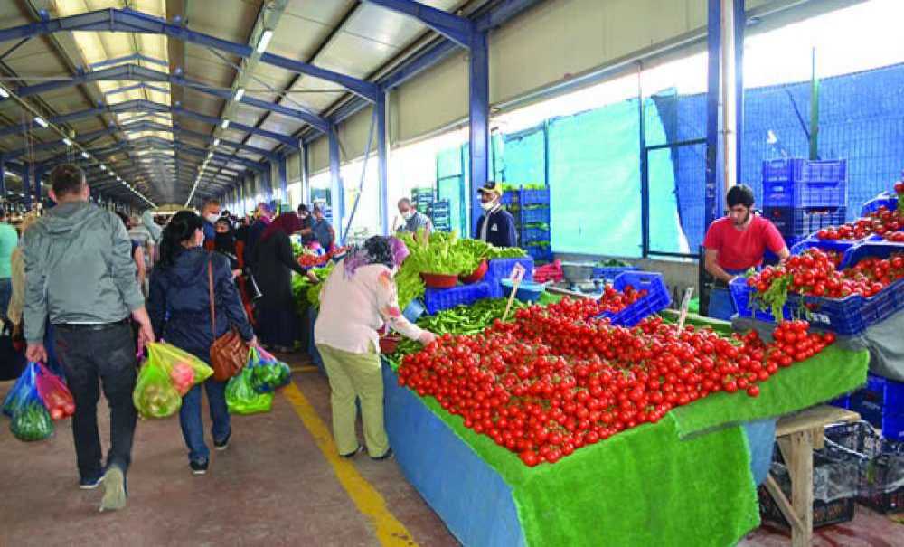 Pazar Yerinde Bayram Yoğunluğu Yaşandı