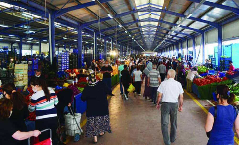 Pazar Yerinde Bayram Yoğunluğu Yaşandı