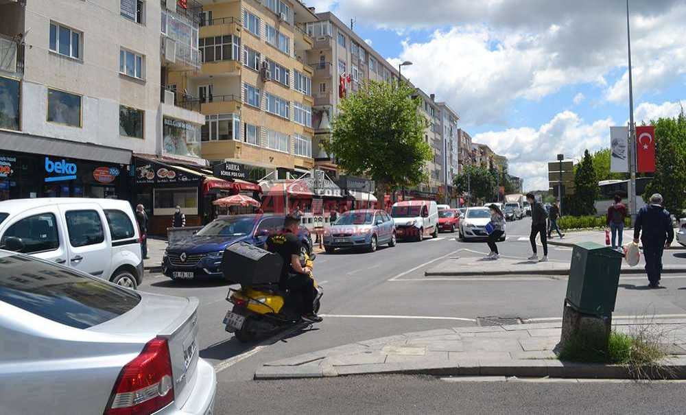 Bayram Öncesi Uzun Araç Kuyruğu Oluştu