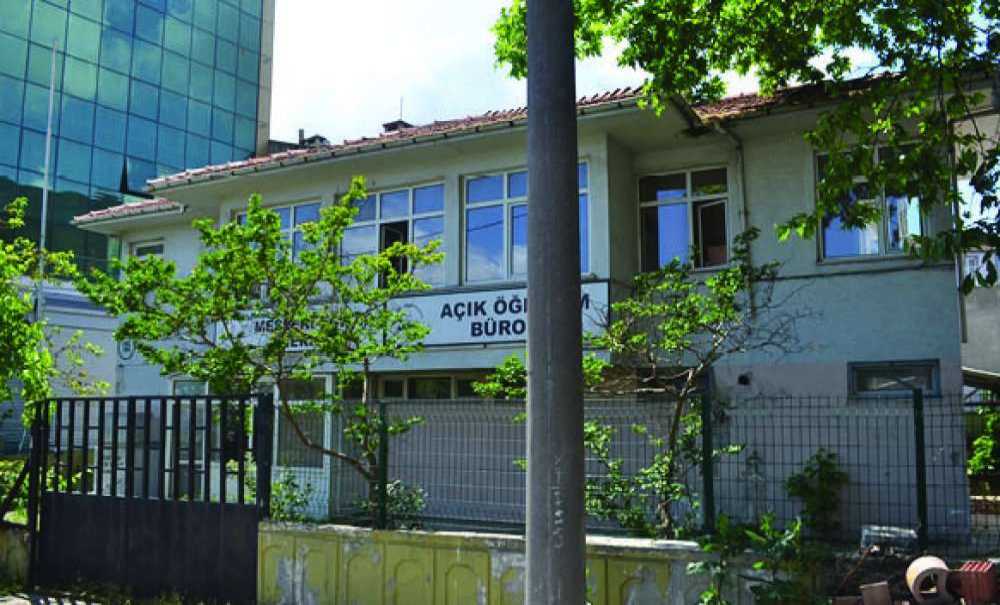 Kamu Binaları Sahipsiz Mi?