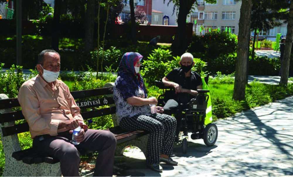 65 Yaş Üstü Vatandaşlar Sokağa Ne Zaman Çıkabilecek?