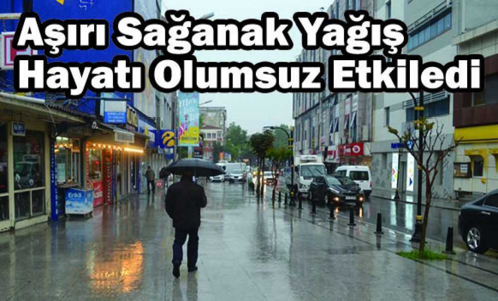 Aşırı Sağanak Yağış Hayatı Olumsuz Etkiledi