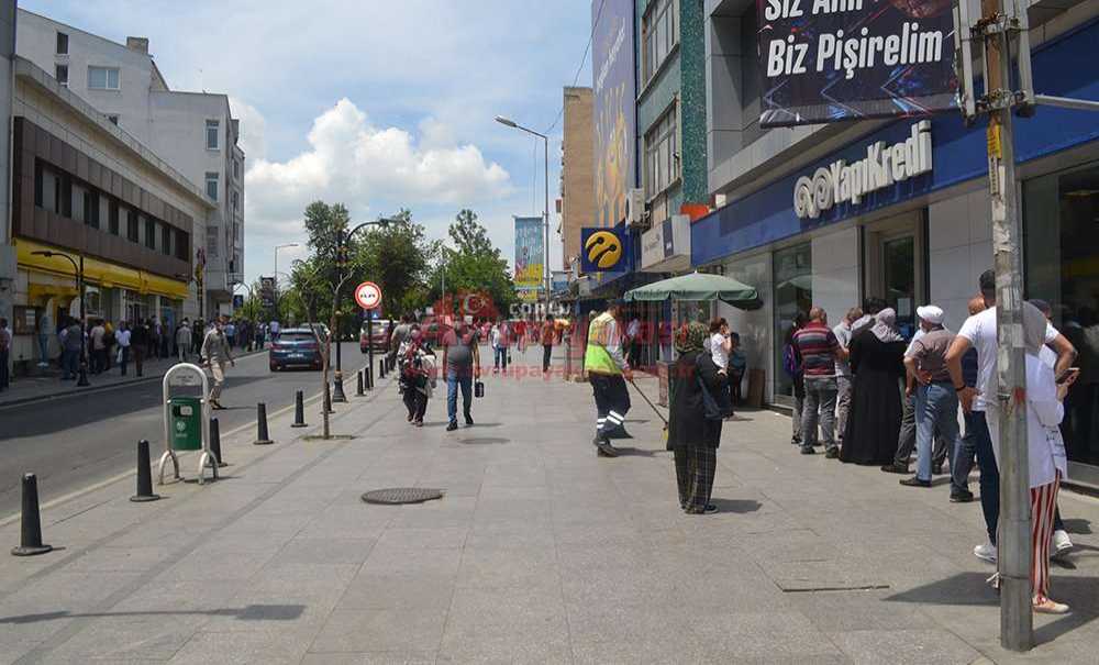 Bir Süre Daha Kurallara Uymayı Sürdürmeliyiz