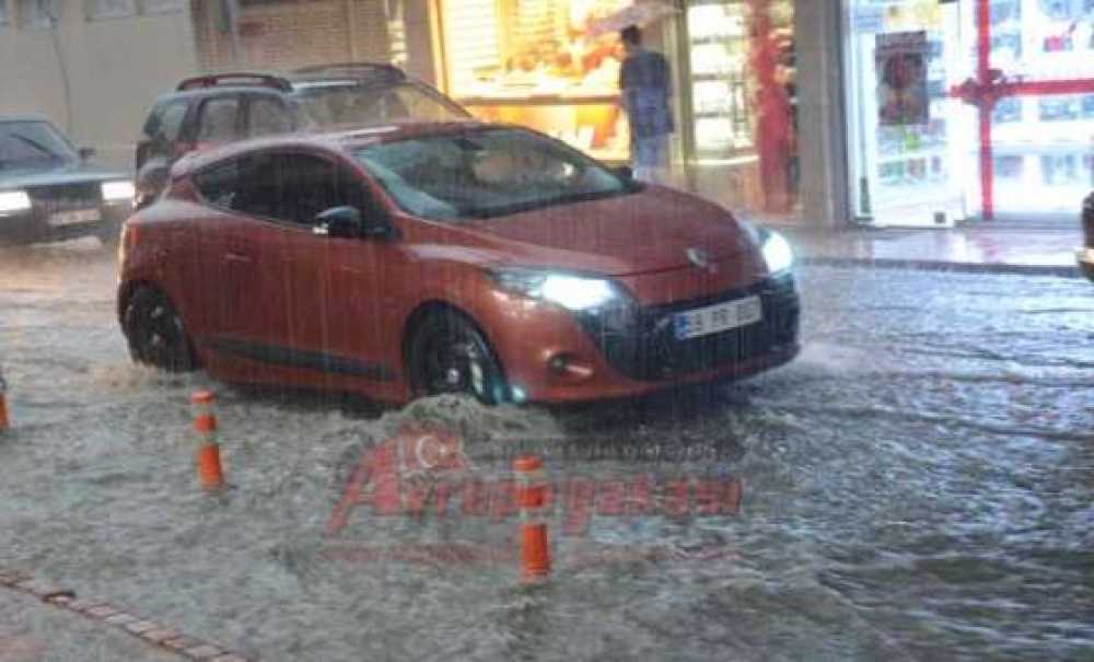 Yoğun Yağış Hayatı Olumsuz Etkiledi
