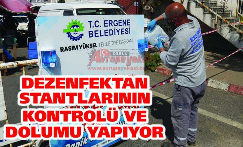 Dezenfektan Stantlarının Kontrolü Ve Dolumu Yapıyor