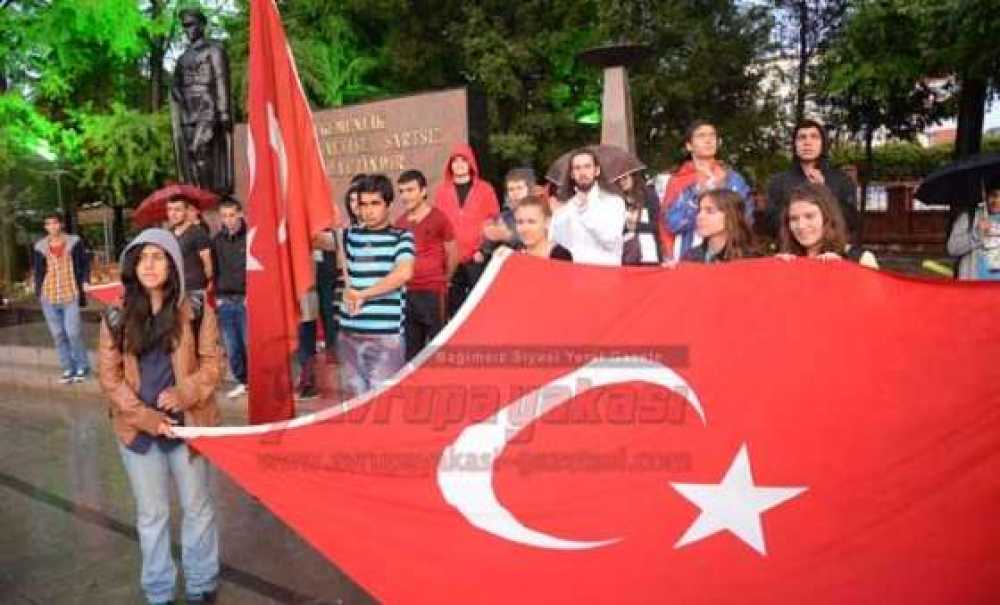 Vatandaşları Yağmur Durdurmadı