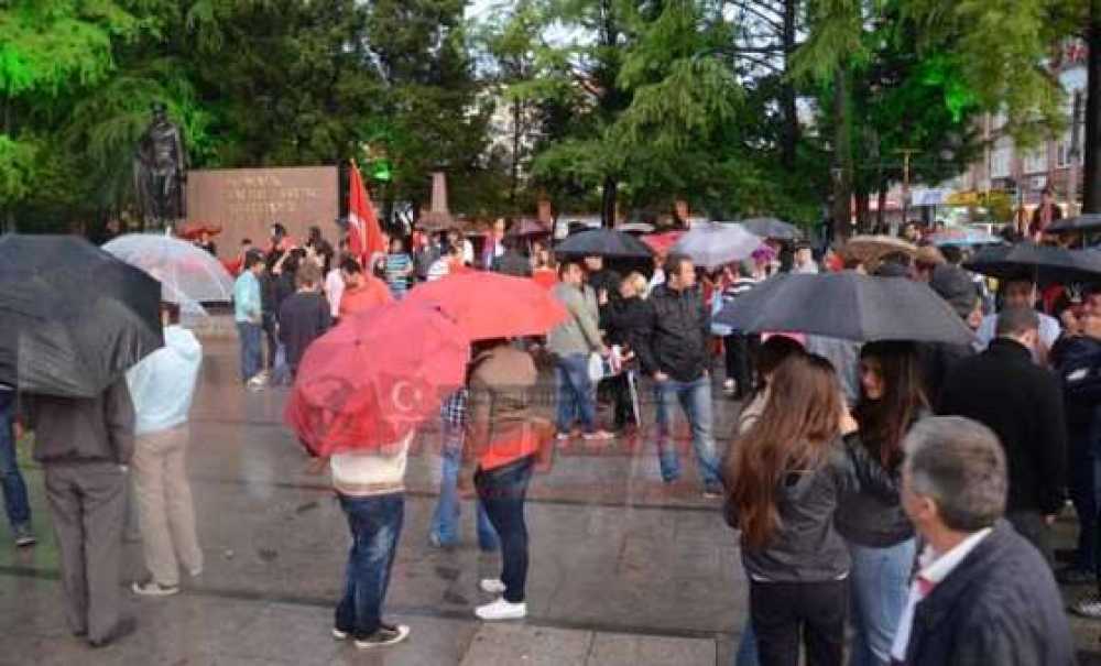 Vatandaşları Yağmur Durdurmadı