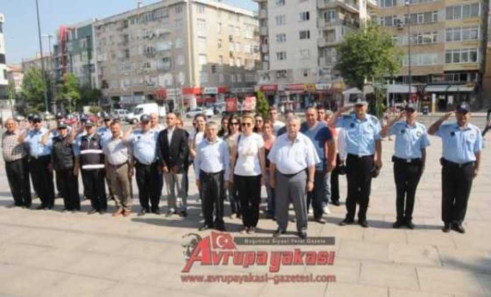 Çorlu Belediyesi Çevre Koruma Ve Kontrol Müdürlüğü'nden Çevre Gününe Çelenkli Kutlama