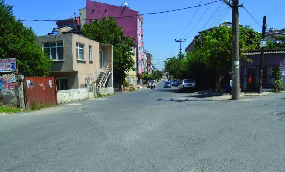 Mahalleli Yola Kasis İstiyor