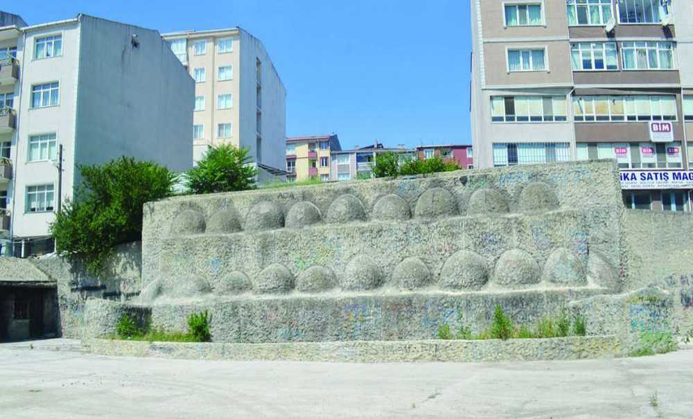 Amfi Tiyatro İçin Kollar Sıvandı