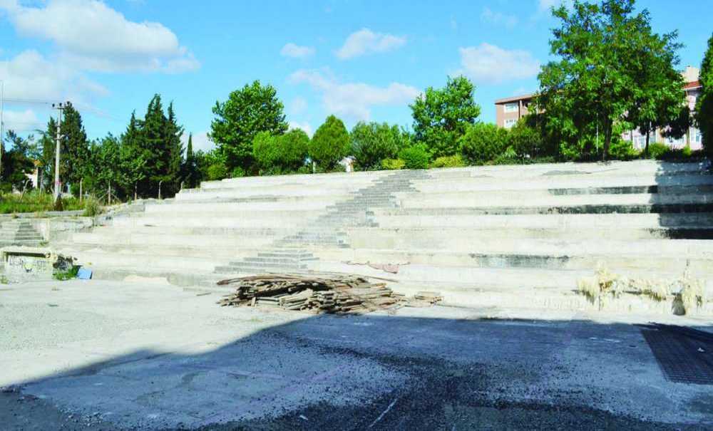 Amfi Tiyatroda Çalışmalar Hızlı İlerliyor