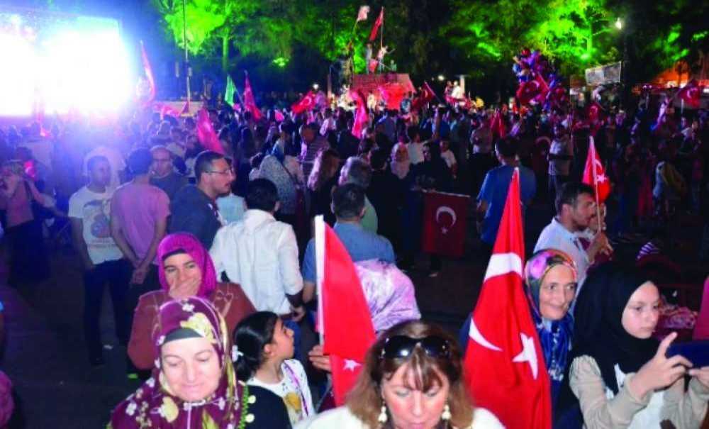 Sabaha Kadar Demokrasi Nöbeti Tutulacak