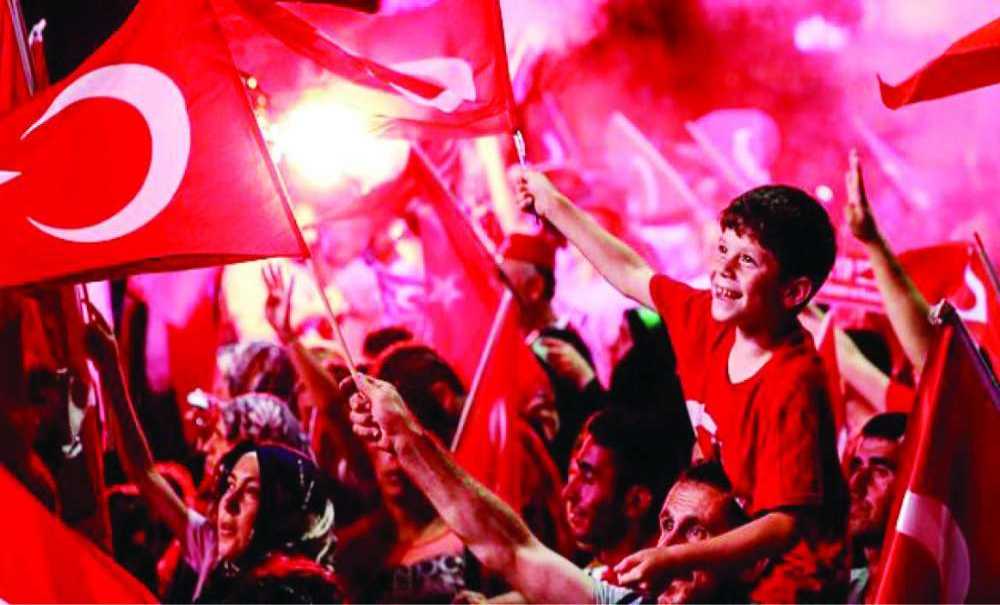 Sabaha Kadar Demokrasi Nöbeti Tutulacak