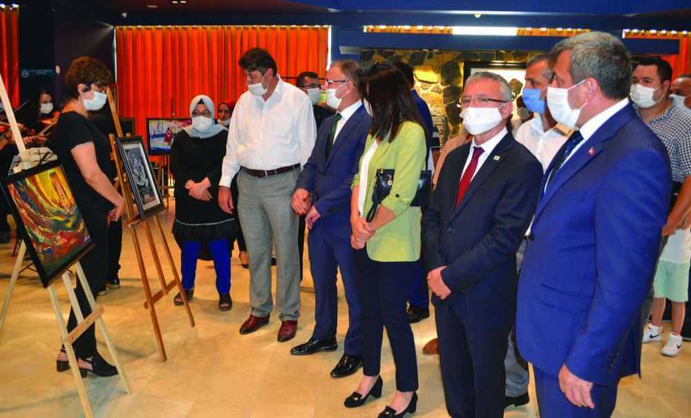 15 Temmuz Konulu Fotoğraf Ve Resim Sergisi Açıldı