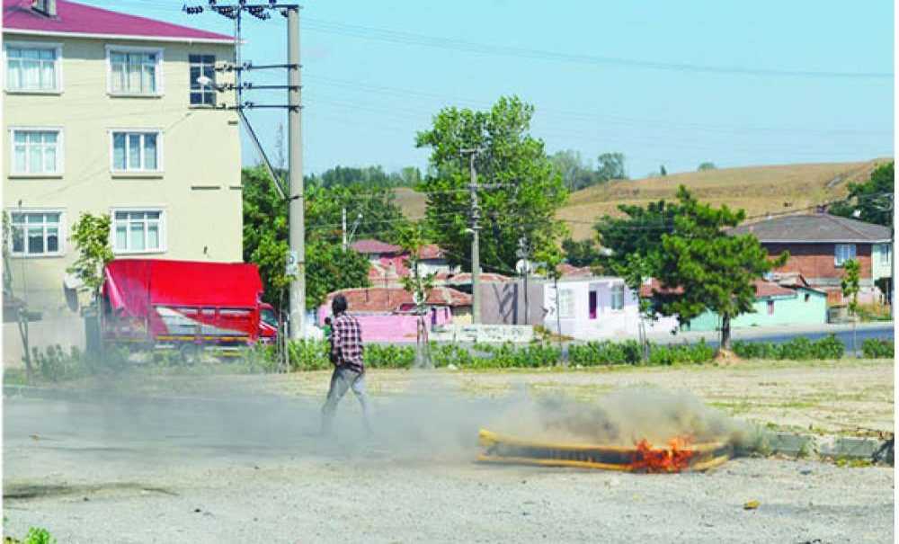 Çorlu'nun Ortasında Çöp Dağları Oluştu