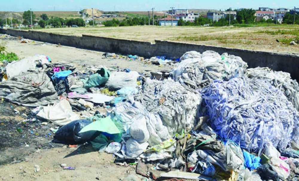 Çorlu'nun Ortasında Çöp Dağları Oluştu